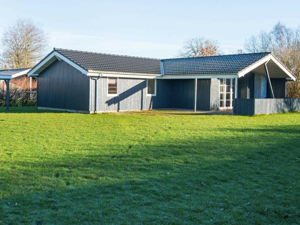 8 Person Holiday Home In B Rkop Egeskov  Buitenkant foto